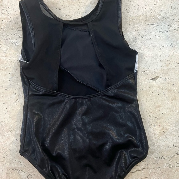 More Than Magic Girl’s Dance Leotard Size Small (6) - Picture 4 of 7